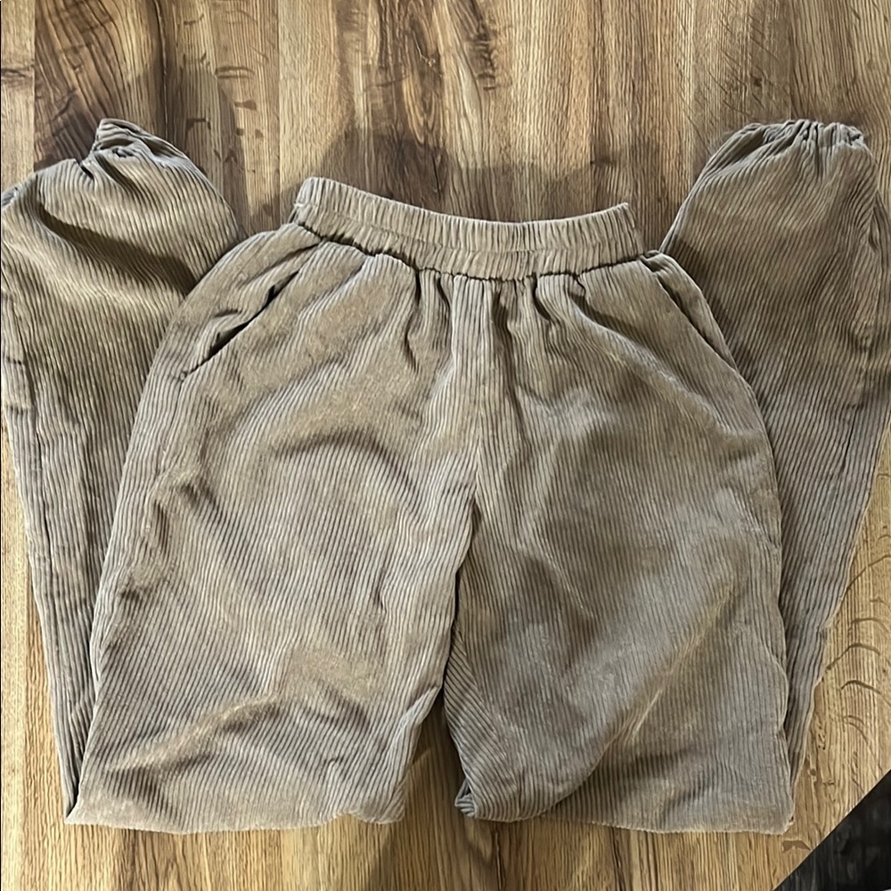 PrettyLittleThing Tan Corduroy Joggers - Picture 4 of 6